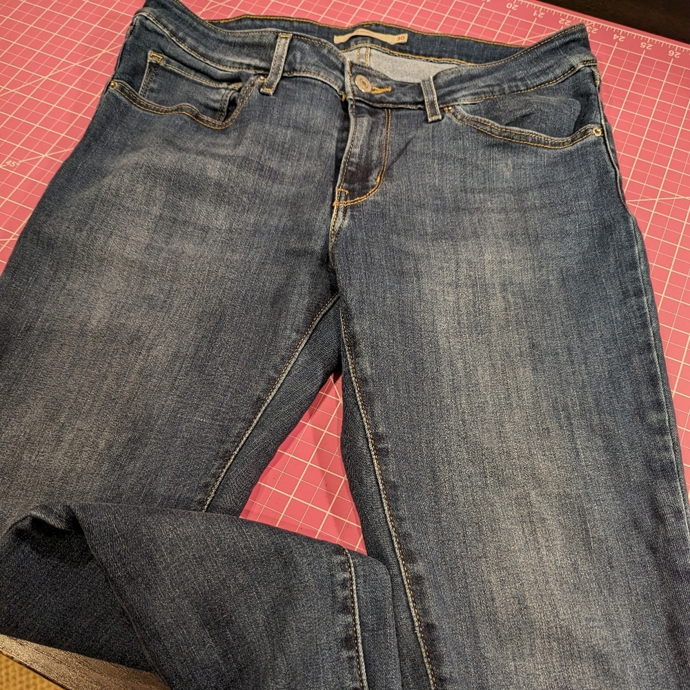 Ladies Levi's stretch jeans  30" waist